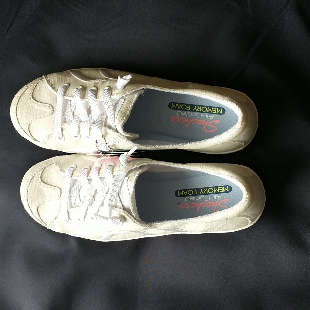Skechers slip on sneakers